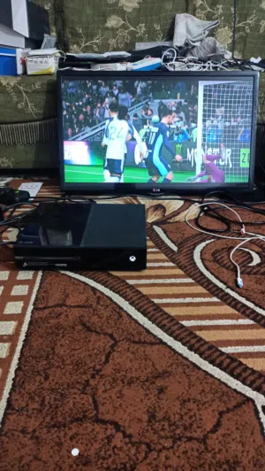 جهاز نضيف ويا يده وحده مخزون بي لعبة كرة قدم