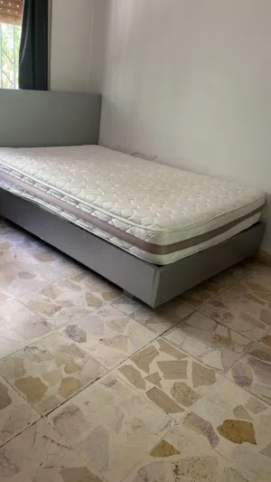 تخت و فرشة زمبرك فاخر للبيع