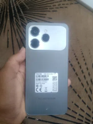 تكنو سبارك 40 وسبارك 20 Cللبيع