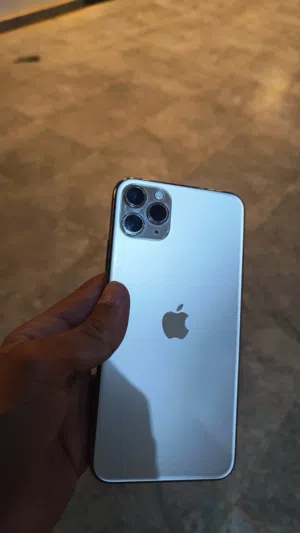 Apple iPhone 11 Pro Max 64 GB in Benghazi