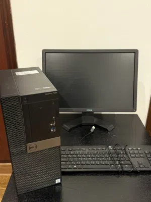 شاشة كمبيوتر dell و سيرفر و كيبورد hp للبيع بحالة جيدة