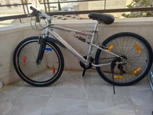 للبيع بسكليت نمره 26 ياباني اصلي ألمنيوم كامل