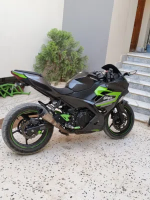كوازاكي نينجا 400