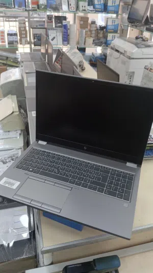 Hp zbook fury 15 g8 Core i7 11th 16/512 Vga 4 gb 15.6 inch