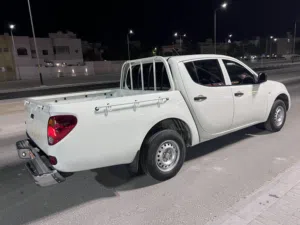 Mitsubishi . L200 . Monthly2
