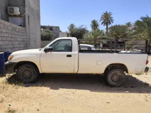 تيوتا تندرا ساحليه محرك 40 فيها بداية صرف في المحرك شاصي مكسور كما موضح في الصوره