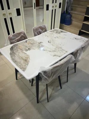 طاوله طعام سرميك 4 كراسي