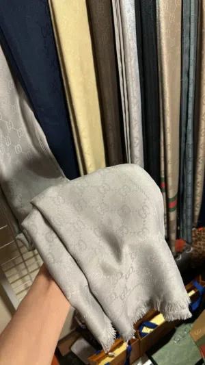 شيلان LV, GUCCI  , FENDI  , HERMES