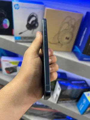 Apple iPhone 15 Pro Max 256 GB in Zarqa