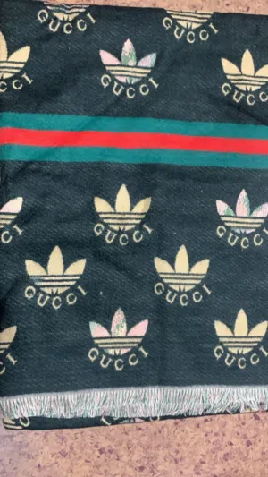 شالات فخمة وأنيقة للبيع