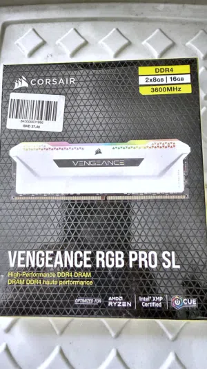 Corsair - Venegance RGB - 8 x 2 (16) GB Ram.