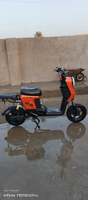 دراجه شحن ار 9 للبيع سعر 225 وبيها مجال للشراي
