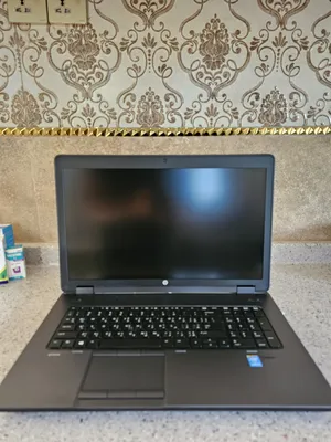 HP . Windows . 17"0