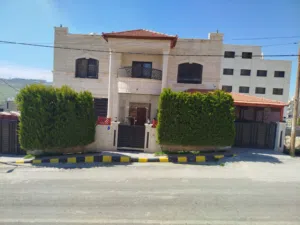 600 m2 4 Bedrooms Villa for Sale in Amman Jubaiha