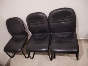 5 كراسي مكاتب بحالة ممتازة