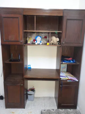 مكتبة للبيع