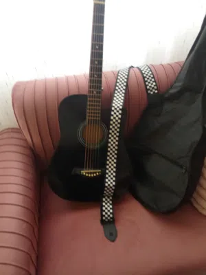 جيتار لون اسود