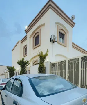فيلا غير مفروشة بوصنيب علي شارعين قطران حي سكني راقئ