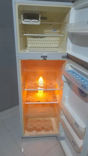 ثلاجة للبيع