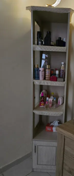 خزانة للاغراض او الصمديات