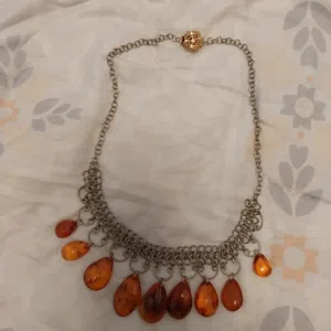 عقد كهرمان ألماني قديم جدا .