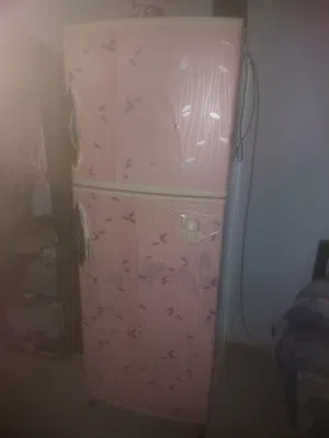 ثلاجة للبيع بسعر مناسب جدا