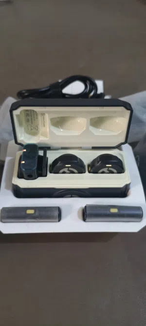 HOLLYLAND LARK M2 ...NEW Condition