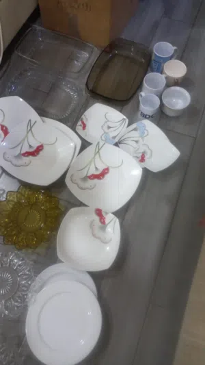 للبيع طقم صحون متنوع