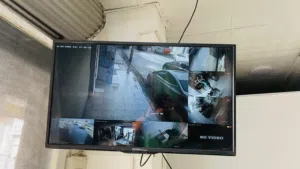 نظام DVR + 7 كاميرات مراقبة + شاشة LED للبيع
