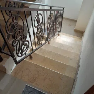 شقة للايجار نظام استوديو بوضع ممتاز قريبه من خدمات طرابلس سوق الجمعه طريق ال16