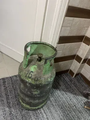 جرة غاز عدد 3 للبيع 30 قابل للتفاوض