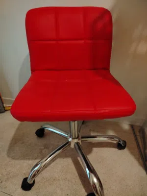 كرسي مكتب او مطبخ