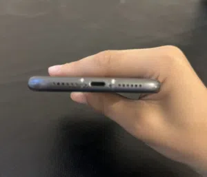 Apple iPhone 11 64 GB in Tripoli