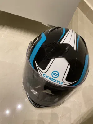 خوذه cf moto الاصليه مع قزازه سبير