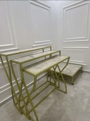 فرصتك الان للبيع 4 طاولات ديكور أنيقة  بصبغه ناريه و جوده عااليه