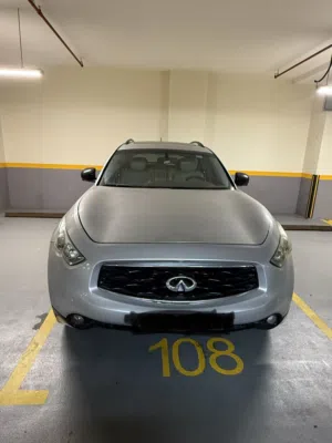 Infiniti FX35 2009 – Luxury SUV  Powerful V6  Well Maintained