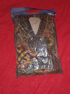 تخفيضات كبيرة بنسبة 50% بدعية تاع خرجات بسومة معقولة حبيبتي لبسي و تقلشي و ما تخميش في الجيب ساهلة