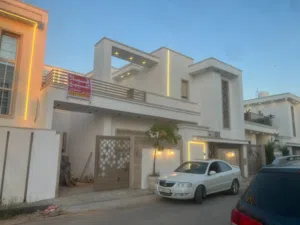 فيلا دورين مفصولين .. السدرة امتداد الطريق خلف الملكية مول .. حي مغلق  تشطيب فاخر