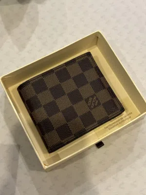بوك Louis Vuitton
