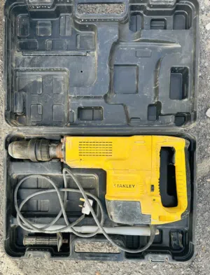 هيلتي Stanley 1600 w