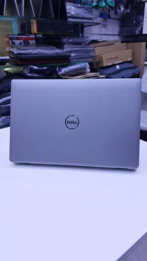 Dell Latitude i7-1185G7  رام 16GB  SSD 512