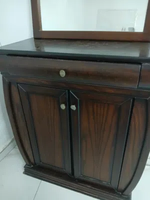 خزانة مع رفوف للاحذية