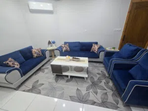 طقم كنب 7 مقاعد مع سجادة وطاولة