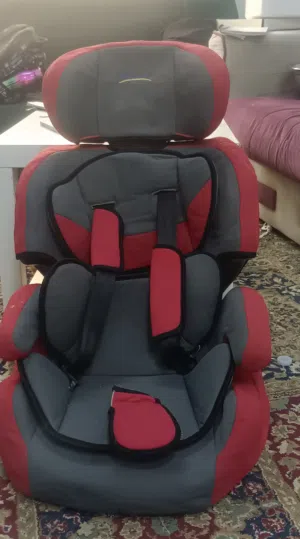 كرسي سيارة للأطفال قابل للطي والتخزين