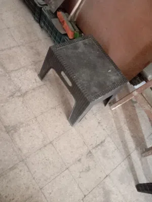 كراسي سوبر سامبا  واحد على 5يوجد لدنيا 8حبات مطلوب فيهن 40