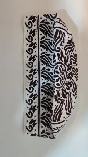 كمة خياطة عمانية بلون نادر