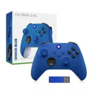 هذا المنتج هو جهاز تحكم لاسلكي مخصص لأجهزة Xbox والكمبيوتر باللون الأزرق الصادم (Shock Blue