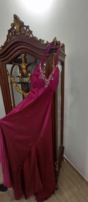 شروة فساتين سهره للبيع او للبدل