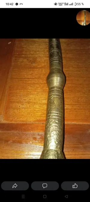 مدق مهراز اثري قديم من النحاس
