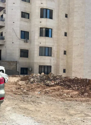 ارض مميزه للبيع تصلح لاسكانات في اجمل مناطق الياسمين وادي عبدون